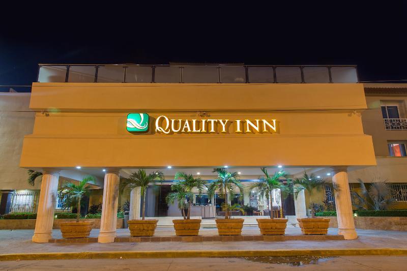 Quality Inn Mazatlán Buitenkant foto